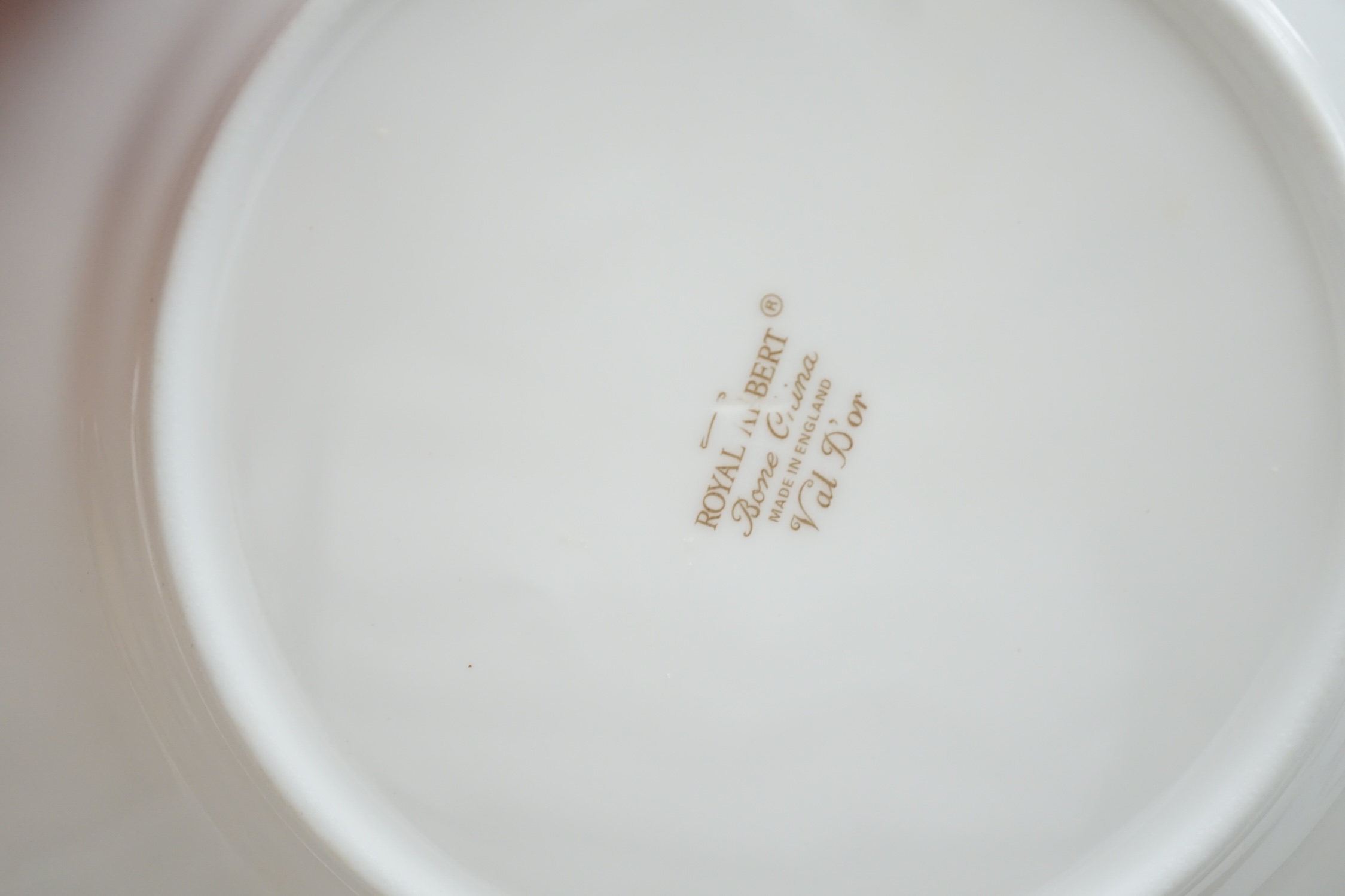A Royal Albert ‘Val d'Or’ pattern dinner service